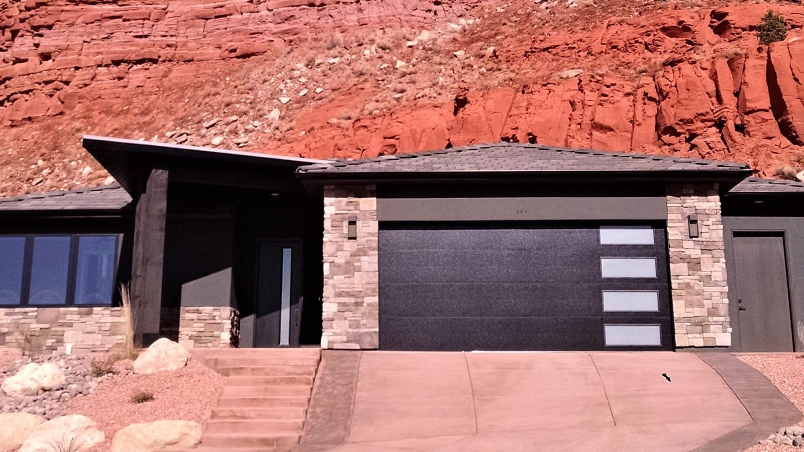 Custom home beneath the red cliffs, Kanab Utah